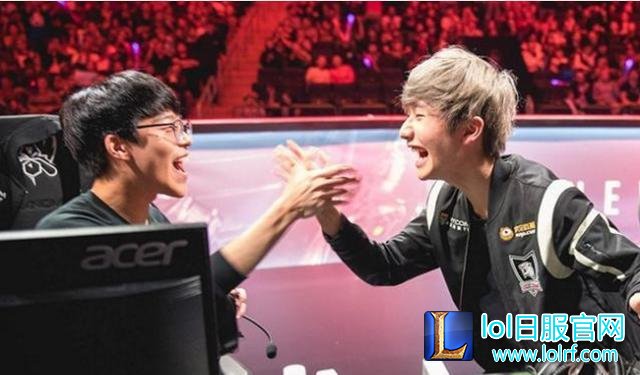 小花生:SKT的一年是一种荣幸,很快会穿上新队服与大家见面