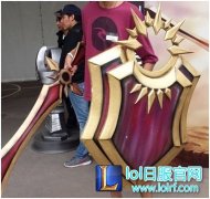 Roit展示台出现神秘武器 疑似宝石重做泄露 - lol日服注册