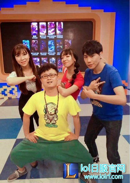 解说小米砸场《暴走漫画》 节操碎了一地
