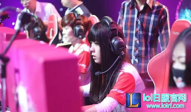 电竞女队冰淇淋：我就是想拿一个世界冠军