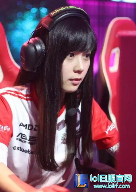 电竞女队冰淇淋：我就是想拿一个世界冠军