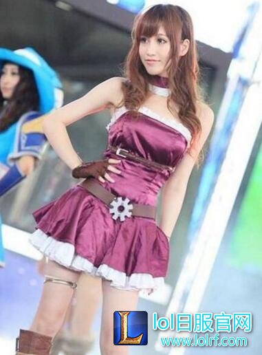 lol55开女朋友UU晒裸背照片 UU照片合集