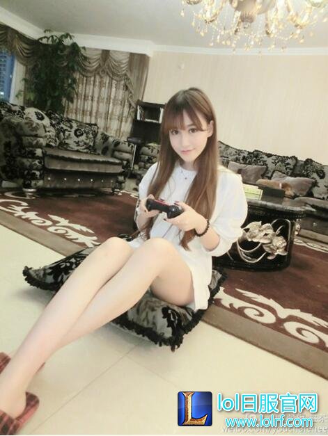 lol55开女朋友UU晒裸背照片 UU照片合集