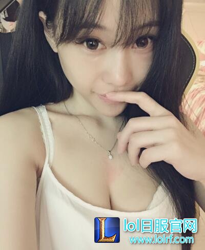 斗鱼卡卡怒撕王者董月月 下战书约线下SOLO