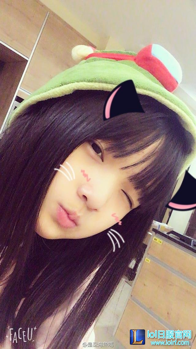 英雄联盟再出奇女子 LLG中单自称小faker