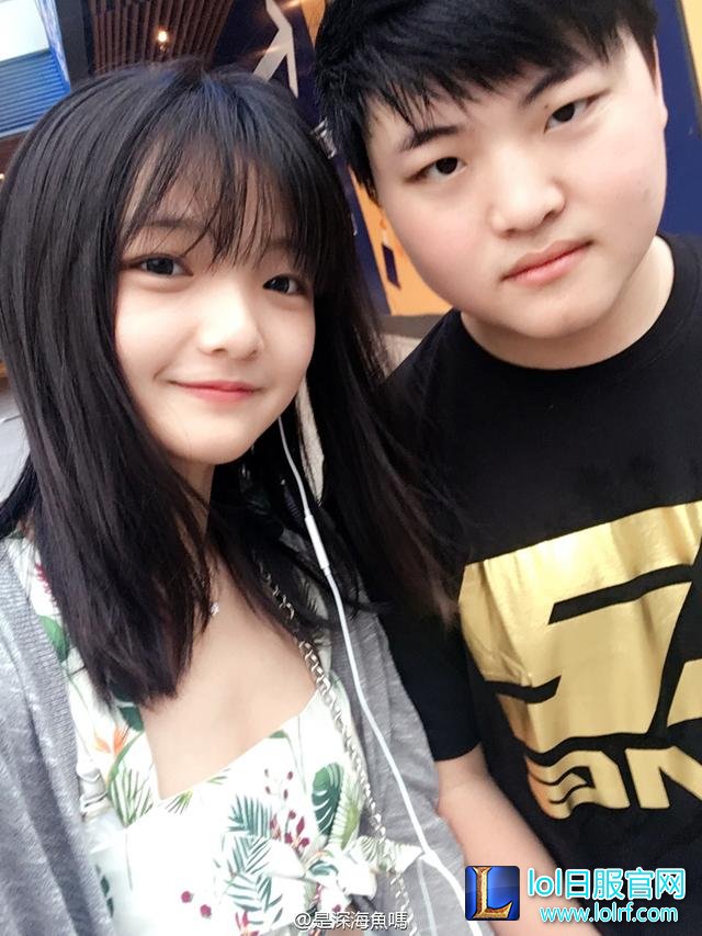 英雄联盟再出奇女子 LLG中单自称小faker