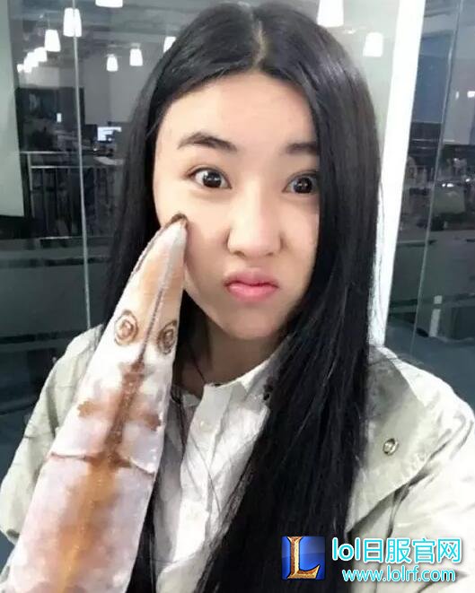 阿怡代打封号首发声：不是不爱 只是爱过