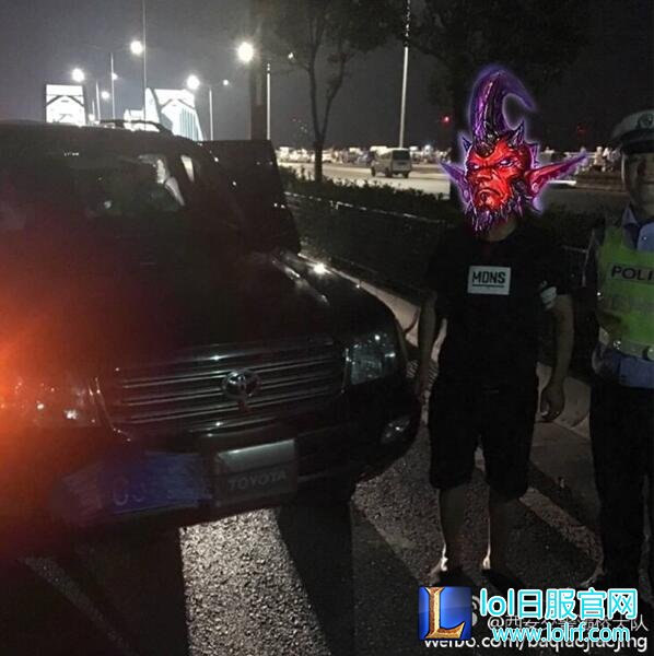 LOL还有这功能！西安交警活学活用gank酒驾