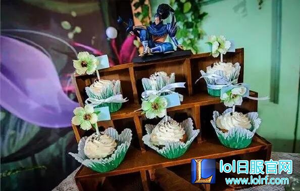 LOL情侣玩家举办游戏主题婚礼 这波给几分