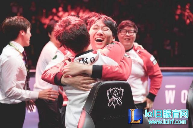 LOL：SKT队员采访说漏新冠军皮肤，结果令人意外