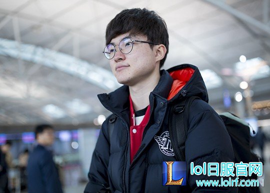 LCK选手出发全明星 机场趣味采访