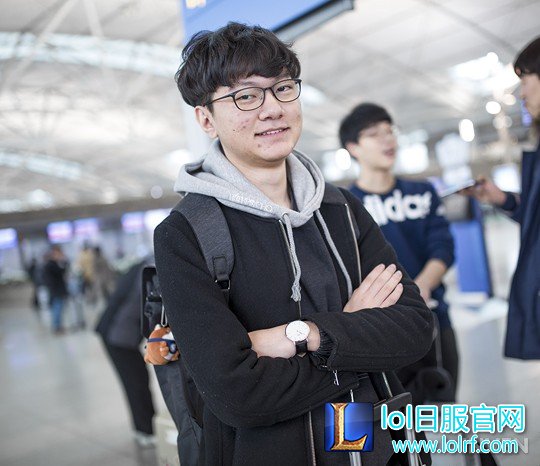 LCK选手出发全明星 机场趣味采访