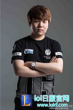 7d2703cdjw1fav3eztlz2j20ku0v9ae1_调整大小.jpg