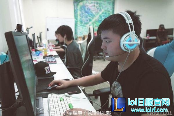 uzi ming_调整大小.jpg