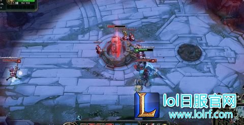 LOL奇葩玩法：玩家用蛮王获胜 全程竟然0伤害