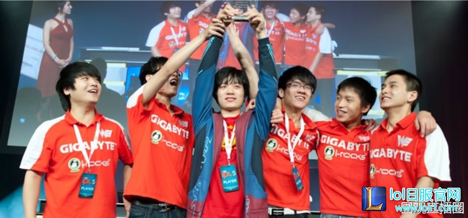 专访微笑:让我再年轻十岁我就复出