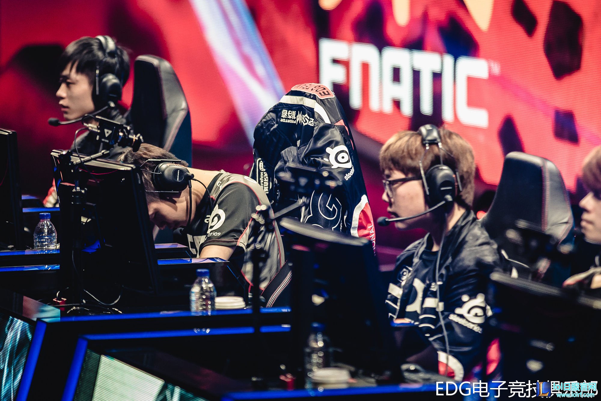 图:失利后的Clearlove陷入深深反省中