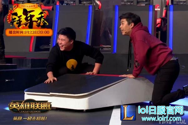 图4：游戏中的UZI与五五开.jpg