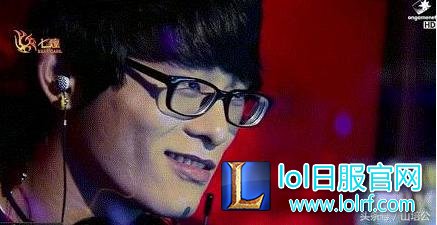 LOL邪魅一笑再现LCK赛场,上一个这么笑的已经捞到LCS了
