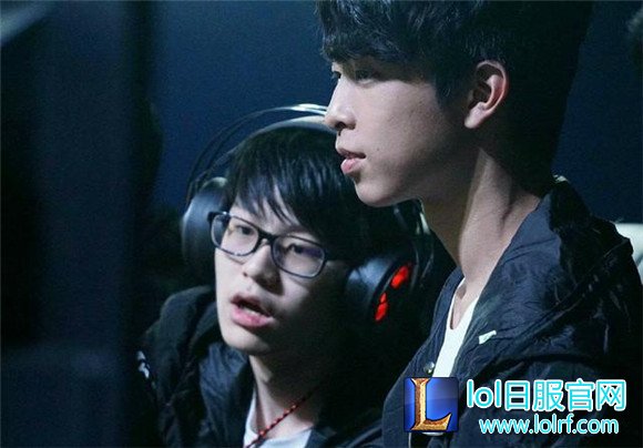 EDG经理爆料:韩援中单签了卖身契