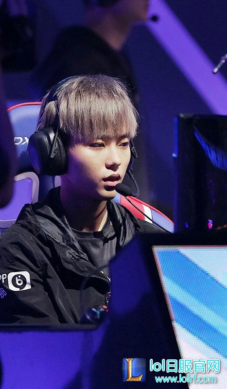 EDG经理爆料:韩援中单签了卖身契