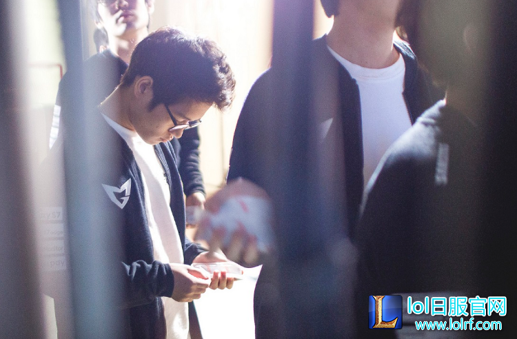 专访Crown:SKT和KT这赛季强到爆炸!