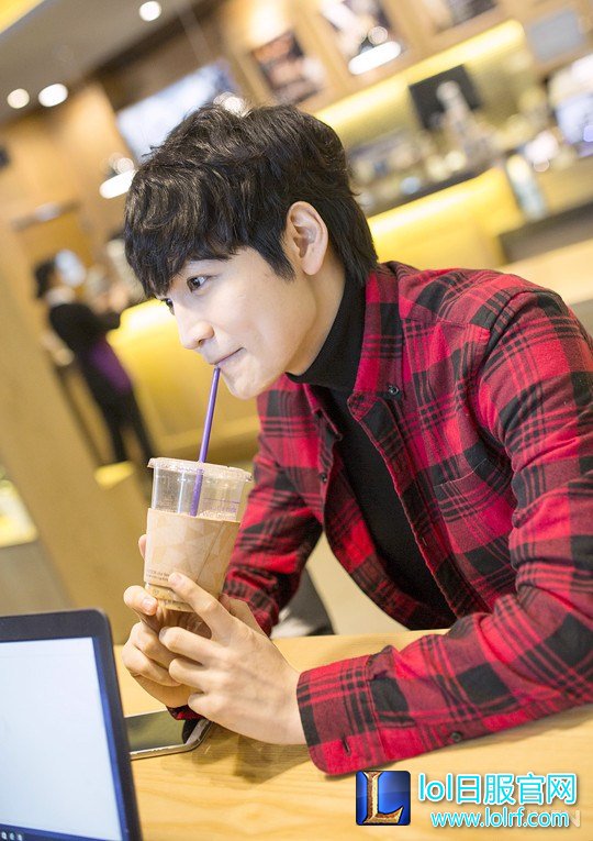 花美男Watch的职业人生 选手背后的故事