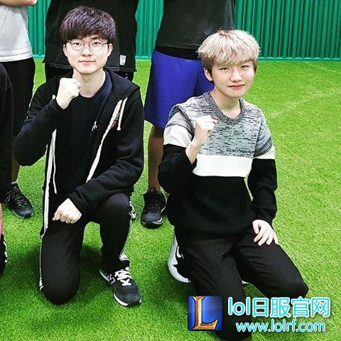 Faker和Peanut感情太好？天天腻在一起画面太基