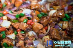 RNG战队伙食满汉全席？难怪UZI体重瘦不下来,lol日服