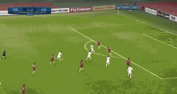 第59分钟，韩国队禁区前沿远射，曾诚倒地扑救。