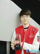 惊！Faker竟已出道四周年！ 热情粉丝送千元大礼,lol日服