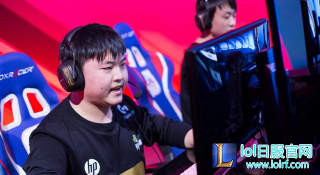 Uzi迎战Smlz