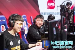 吃兵三路难Carry：Uzi是否老矣巅峰不再,lol日服