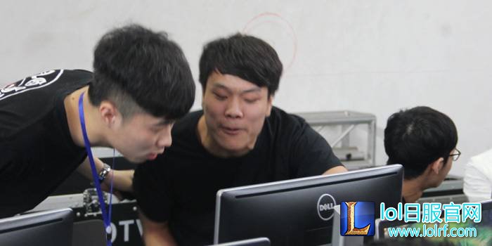 激动的打野选手