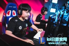 最强AD无可争议：Uzi离巅峰仅一步之遥,lol日服