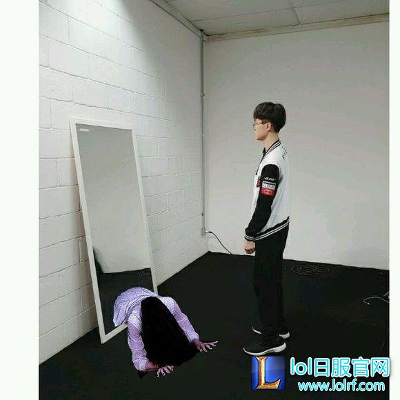 发条被打爆后Faker面镜思过 只是画风好像出了点问题!