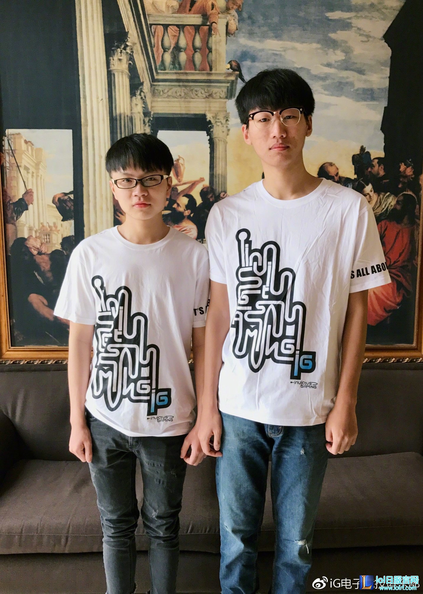 左：iG.West 右：iG.Ning