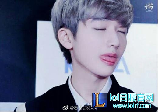 SKT打野小花生直播飚车:在桑拿房我能让男人失去信心