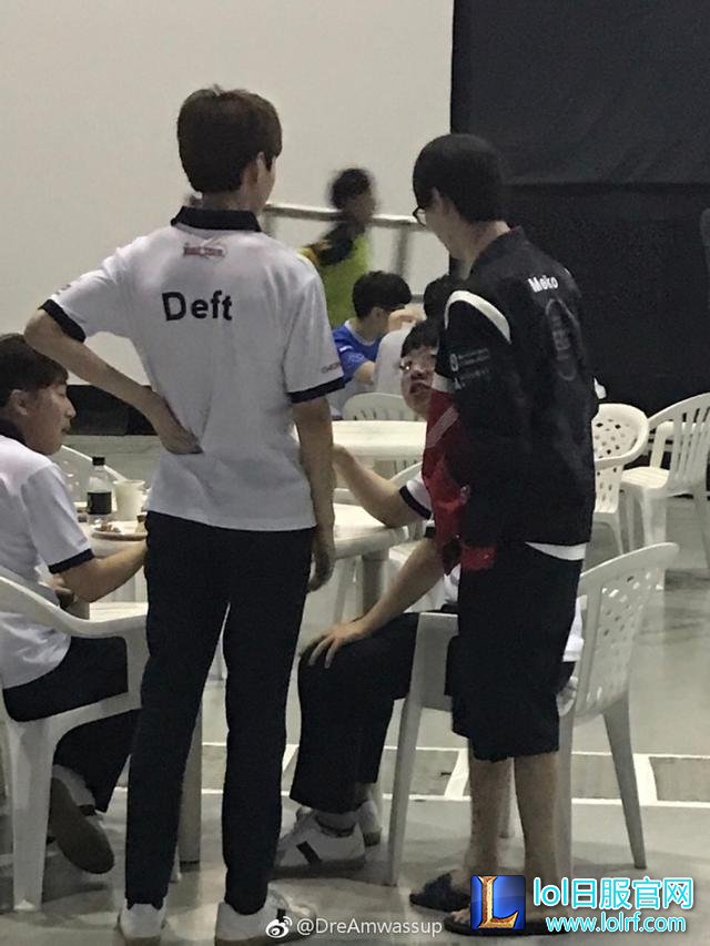 EDG Meiko和Deft再合体,粉丝:一直网恋的网友终于见面了!丨悦竞有料