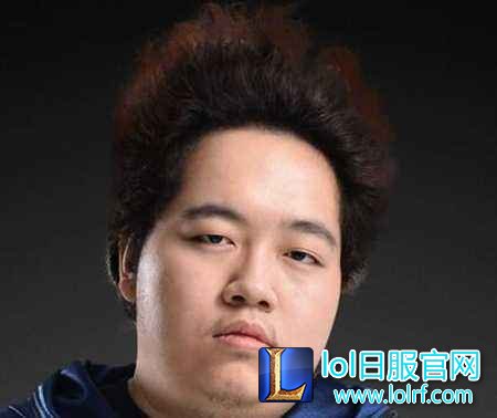 闪电狼教练终于换发型 队员惊讶反而不习惯