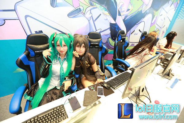 B-world惊现LOL惨案：七尺大汉被萌娘打爆！