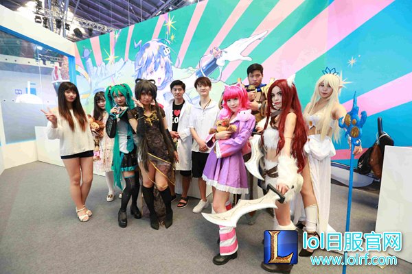 B-world惊现LOL惨案：七尺大汉被萌娘打爆！
