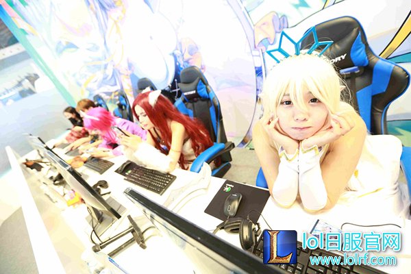 B-world惊现LOL惨案：七尺大汉被萌娘打爆！