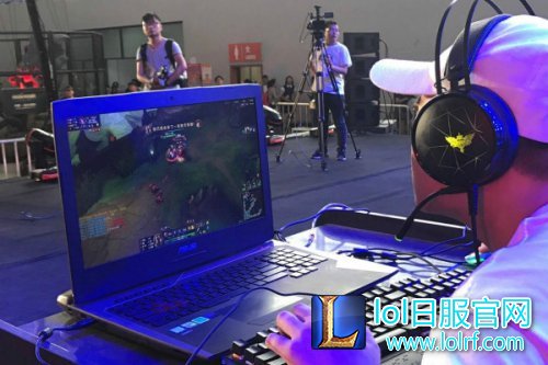 嘻哈届第一潘森!原来小青龙也爱玩LOL