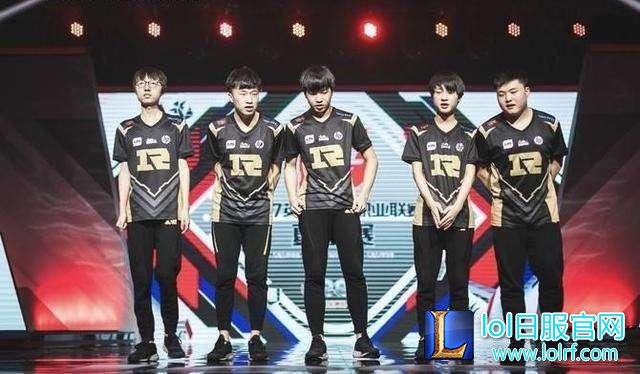 PDD:LOL第二天卸载了三千万人?假的!北京黄牛没崩腾讯先亏惨了